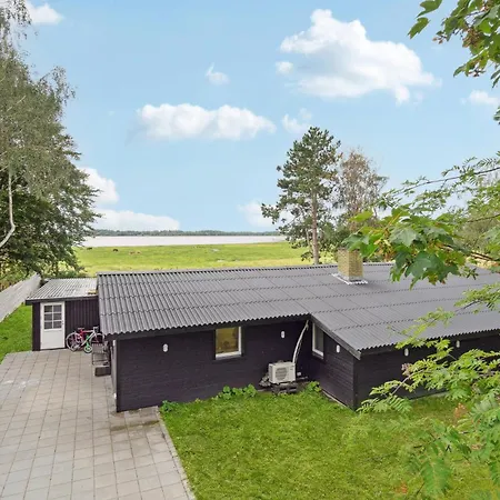 Дом отдыха 2 Bedroom In